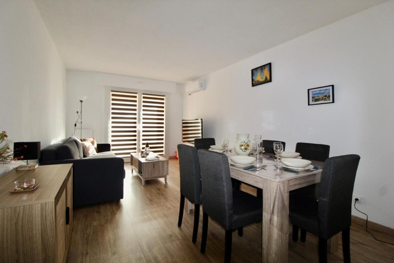 Logement Renove Avec Mobilier 2023 Apartment Avignon Bagian luar foto