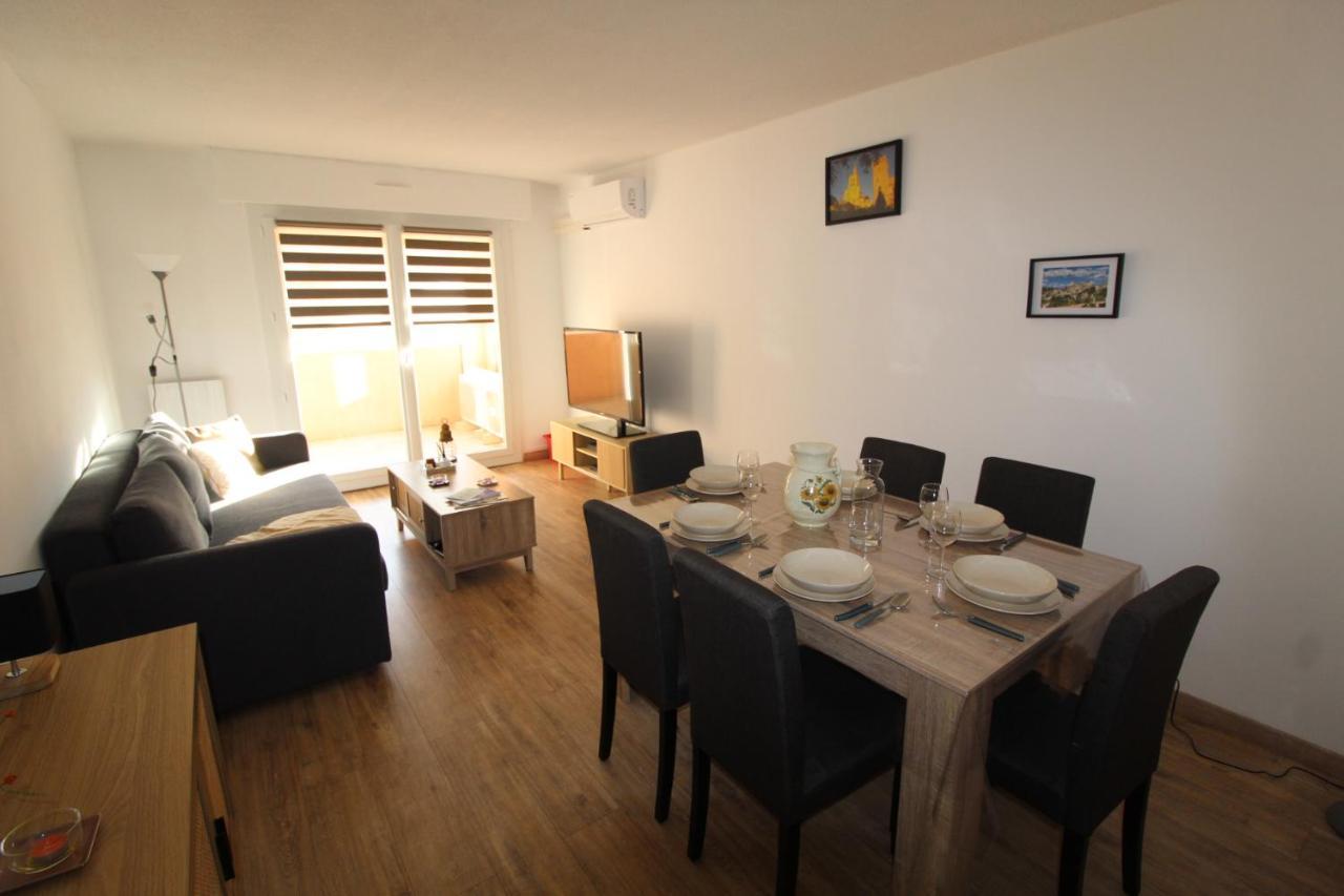 Logement Renove Avec Mobilier 2023 Apartment Avignon Bagian luar foto